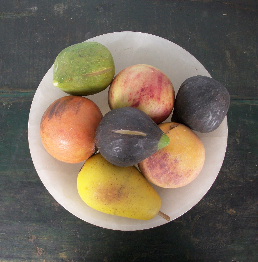 marble pear peach apple figs kaki